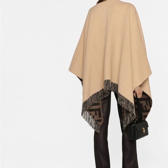 NWT Fendi FF Reversible Poncho - Picture 4 of 4